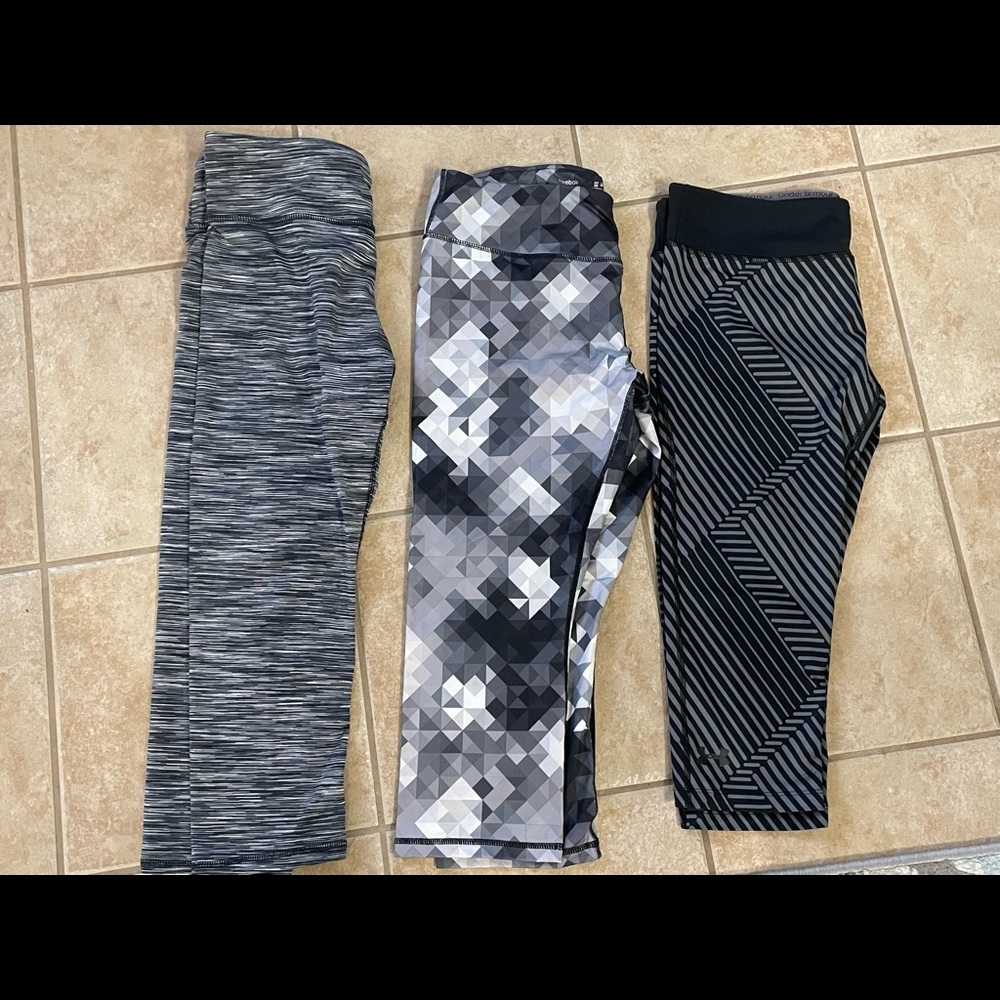 3 pairs of cropped leggings, Reebok M, Reebok L, UA L